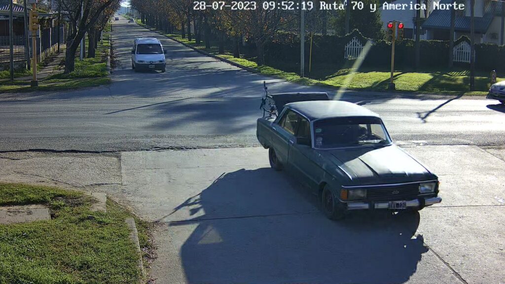 America y Ruta 70- Robo bicicletas